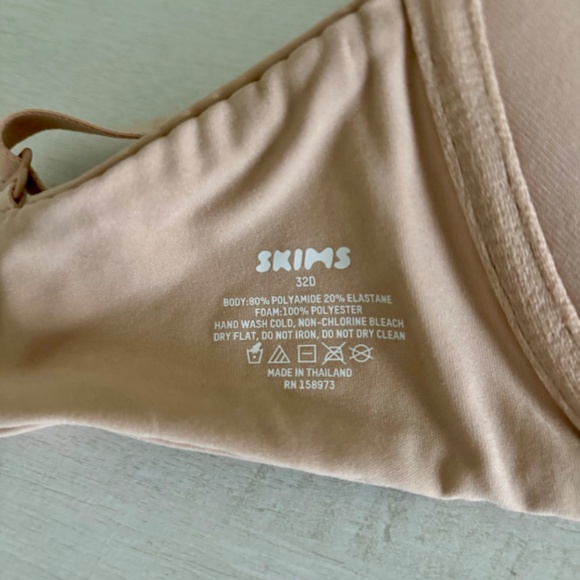 NWT Skims Fits Everybody Push Up Bra Sand 32D - Picture 3 of 7